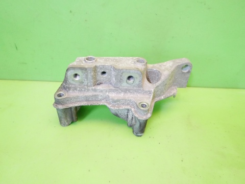 Łapa wspornik mocowanie 036199275AE VW GOLF V 1K 1.4 16V 03-09