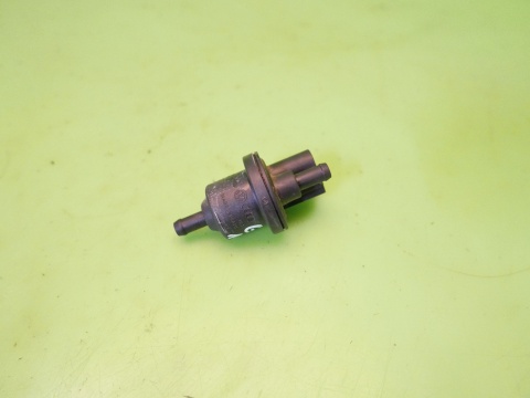 Zawór odpowietrznik oparów paliwa 6QE906517 VW GOLF V 1.4 16V 03-09