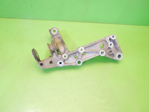 Łapa mocowanie wahacza lewa 1K0199295E VW GOLF V 1.4 16V HB 03-09