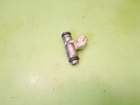 Wtrysk wtryskiwacz IWP163 036036AC VW GOLF V 1K 1.4 16V 03-09