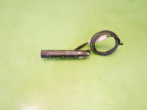 Wzmacniacz antenowy prawy 1K6035577H 7617310002 VW GOLF V 1K HB 5D 03-09