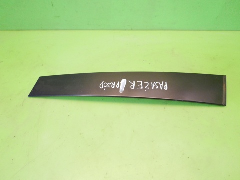 Listwa nakładka słupka drzwi prawa przód 1K4837902A VW GOLF V 1K HB 5D 03-