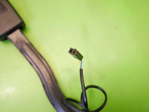 Zapięcie zatrzask pasa prawy przód 1K4857756F VW GOLF V 5D 03-09