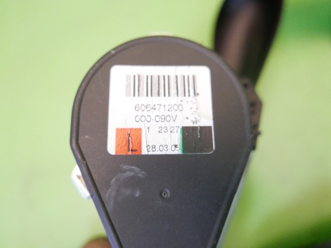 Pas bezpieczeństwa lewy tył 1K6857805D VW GOLF V HB 5D 03-09