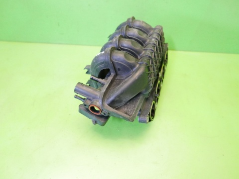 Kolektor ssący dolotowy 036129711FQ VW GOLF V 1K 1.4 16V 03-09