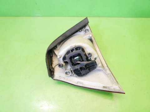 Lampa prawa tył w błotnik 1K6945096E Valeo VW GOLF V HB 5D 03-09