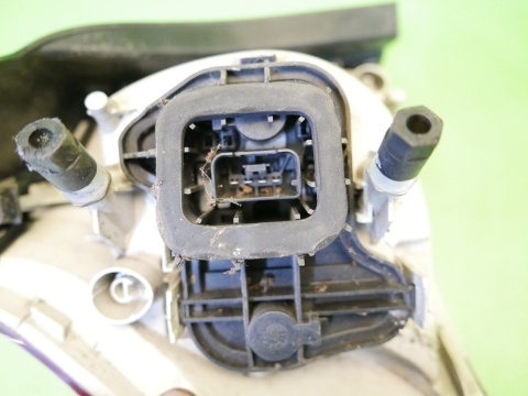 Lampa prawa tył w błotnik 1K6945096E Valeo VW GOLF V HB 5D 03-09