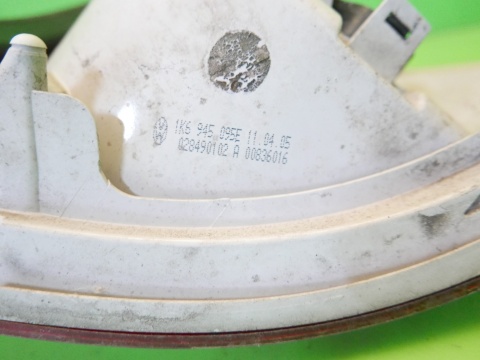 Lampa lewa tył w błotnik 1K6945095E Valeo VW GOLF V HB 5D 03-09