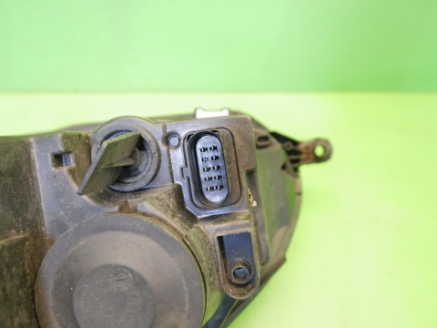 Reflektor lampa prawa przód 1K6941030P VW GOLF V 1K 03-09