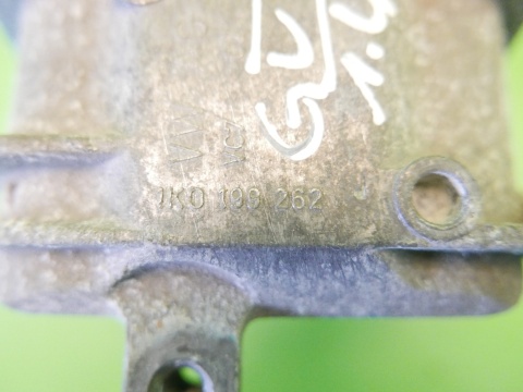Łapa poduszka silnika 1K0199262J VW GOLF V 1.4 16V HB 03-09