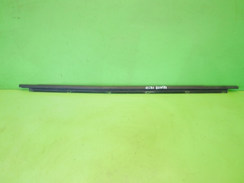 Listwa zgarniająca prawa przód VW GOLF V 1K HB 5D 03-09