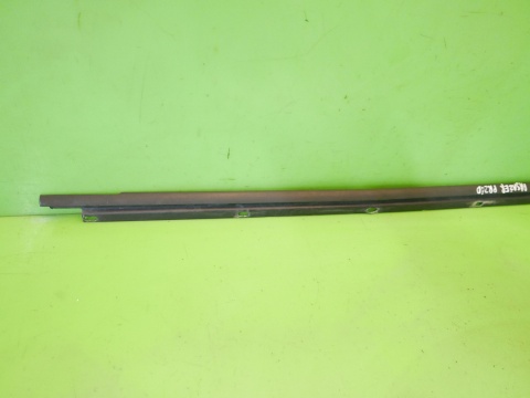 Listwa zgarniająca prawa przód VW GOLF V 1K HB 5D 03-09