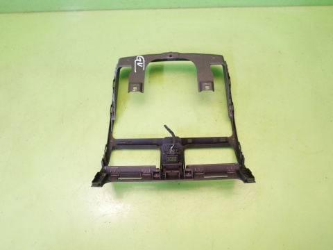 Ramka deski górna środkowa 1K0819743B VW GOLF V 1K 03-09