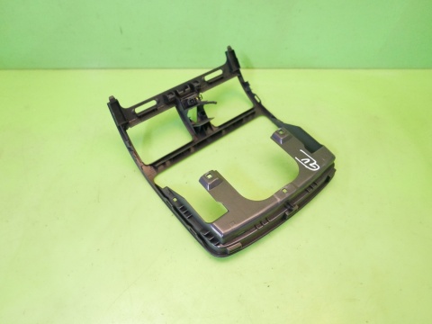 Ramka deski górna środkowa 1K0819743B VW GOLF V 1K 03-09