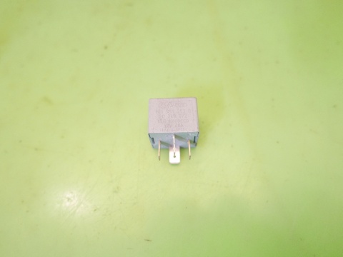 Przekaźnik 53 141951253B 20240072 VW GOLF V 1K 1.4 16V 03-09