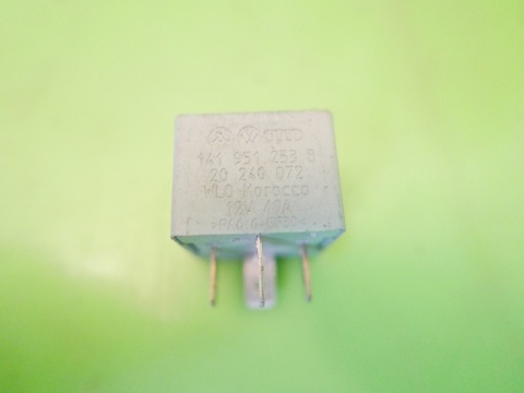 Przekaźnik 53 141951253B 20240072 VW GOLF V 1K 1.4 16V 03-09