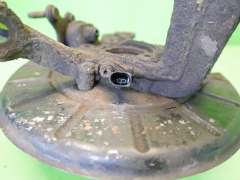 Zwrotnica piasta prawa przód VW GOLF V 1.4 16V HB 03-09