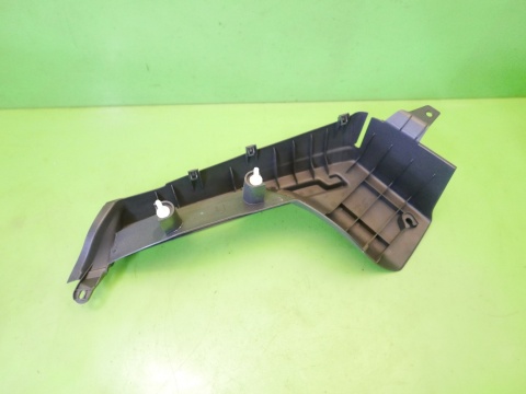 Mocowanie podpora półki tył prawa 1K6867762P VW GOLF V HB 5D 03-09