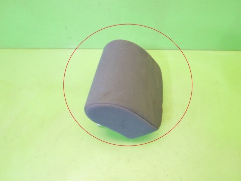 Zagłówek tył środek VW GOLF V HB 5D 03-09