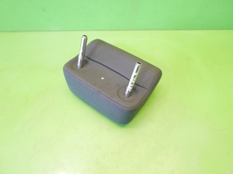 Zagłówek tył środek VW GOLF V HB 5D 03-09