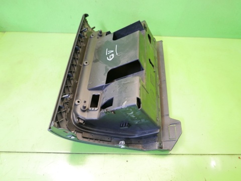 Schowek z deski prawy pasażera 1K1857290 VW GOLF V HB 5D 03-09