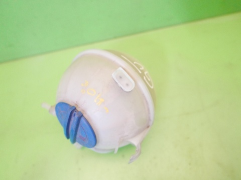 Zbiorniczek wyrównawczy 1K0121407A VW GOLF V 1K 1.4 16V 03-09