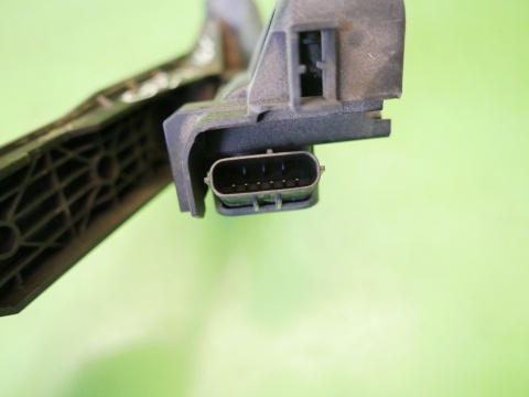 Pedał potencjometr gazu 1K1721503L VW GOLF V 1K 1.4 16V 03-09