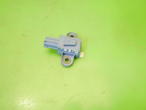 Czujnik uderzeniowy lewy przód 1K0955557A VW GOLF V 1K 1.4 16V 03-09