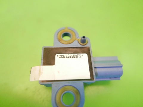 Czujnik uderzeniowy lewy przód 1K0955557A VW GOLF V 1K 1.4 16V 03-09