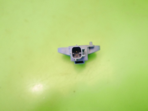 Czujnik uderzeniowy lewy przód 1K0955557A VW GOLF V 1K 1.4 16V 03-09