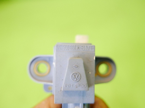 Czujnik uderzeniowy lewy przód 1K0955557A VW GOLF V 1K 1.4 16V 03-09