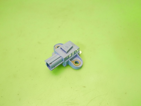 Czujnik uderzeniowy lewy przód 1K0955557A VW GOLF V 1K 1.4 16V 03-09