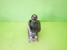 Lewarek dźwignia zmiany 5 biegów 1K0711049AQ VW GOLF V 1K 1.4 16V 03-09