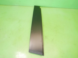 Listwa nakładka słupka drzwi prawa tył 1K6839902C VW GOLF V 1K HB 5D 03-09