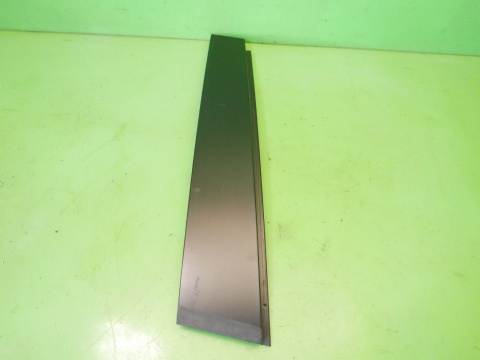 Listwa nakładka słupka drzwi prawa tył 1K6839902C VW GOLF V 1K HB 5D 03-09