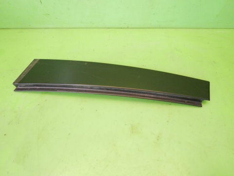 Listwa nakładka słupka drzwi prawa tył 1K6839902C VW GOLF V 1K HB 5D 03-09