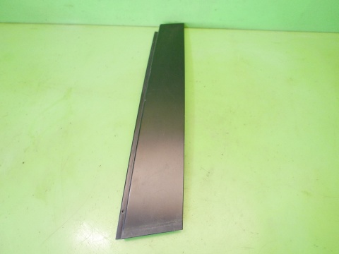 Listwa nakładka słupka drzwi lewa tył 1K6839901C VW GOLF V 1K HB 5D 03-09