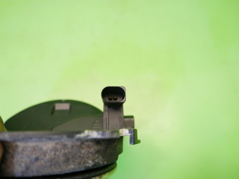 Klamka mikrostyk logo klapy tył bagażnika 1K0827469D VW GOLF V 1K HB 03-09