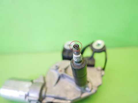 Silniczek wycieraczki tył 1K6955711B VW GOLF V 1K HB 03-09