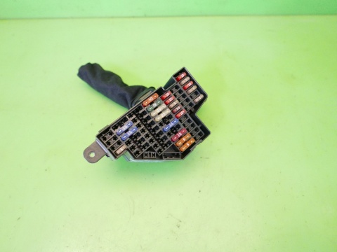 Skrzynka bezpieczników VW GOLF V 1K 1.4 16V 03-09