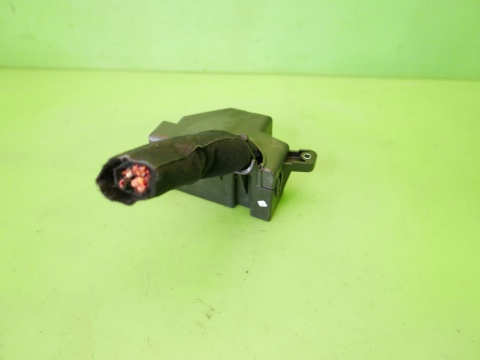 Skrzynka bezpieczników VW GOLF V 1K 1.4 16V 03-09