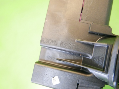 Skrzynka bezpieczników VW GOLF V 1K 1.4 16V 03-09