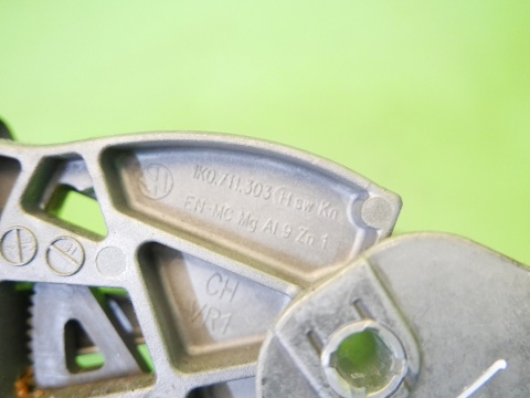 Dźwignia lewarek hamulca ręcznego 1K0711303H VW GOLF V 1K 1.4 16V 03-09