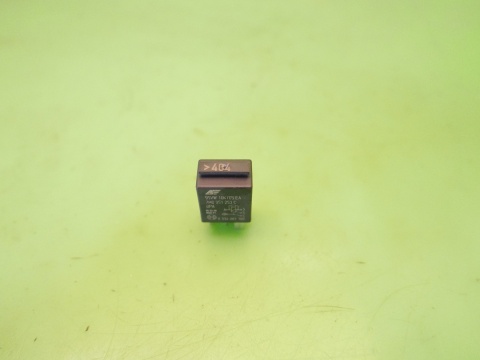 Przekaźnik 404 7M0951253C 0332201102 VW GOLF V 1K 1.4 16V 03-09