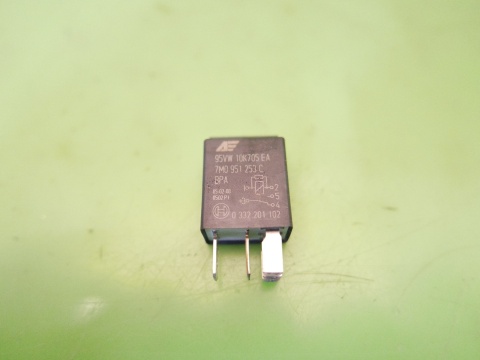 Przekaźnik 404 7M0951253C 0332201102 VW GOLF V 1K 1.4 16V 03-09