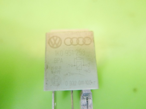 Przekaźnik 449 1K0951253 0332011100 VW GOLF V 1K 1.4 16V 03-09