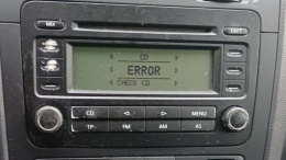 Radio radioodtwarzacz fabryczny VW GOLF V 1K 03-09