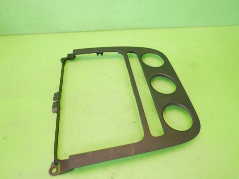 Ramka radia deski panelu nawiewu 1K0858069G VW GOLF V 1K 03-09