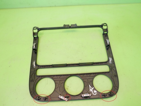 Ramka radia deski panelu nawiewu 1K0858069G VW GOLF V 1K 03-09