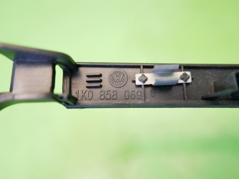 Ramka radia deski panelu nawiewu 1K0858069G VW GOLF V 1K 03-09